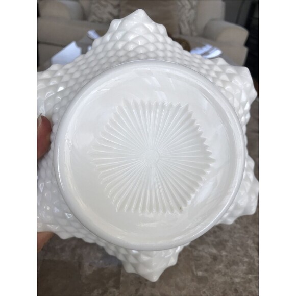 Vintage Westmoreland English Hobnail Milk Glass Oval Bowl, Diamond Point Pattern - Picture 4 of 4